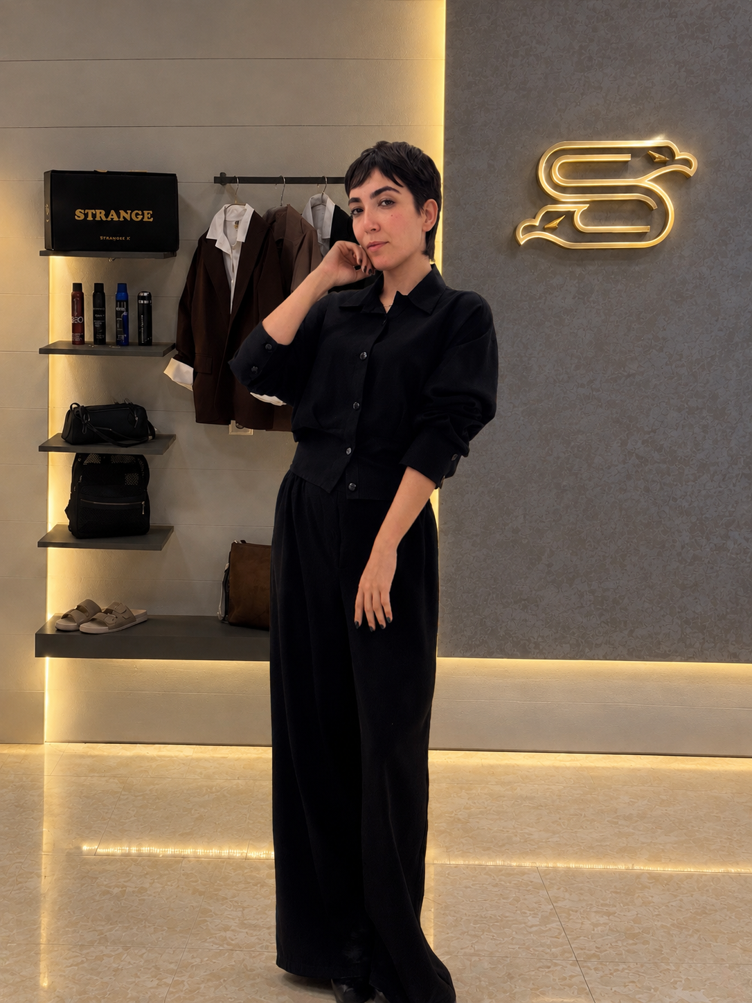 شومیز مشکی شانتون؛ یک انتخاب ساده اما همیشه شیک
