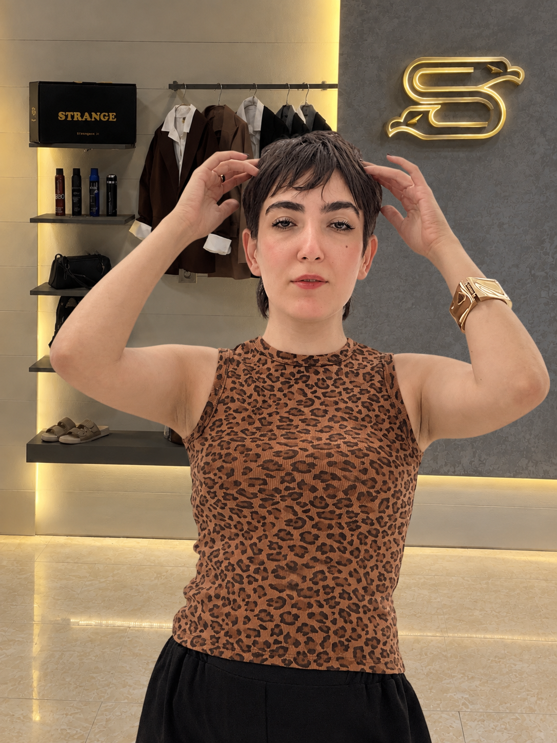 تاپ  حلقه ای پلنگی؛ یه آیتم جسورانه برای استایل‌های خاص